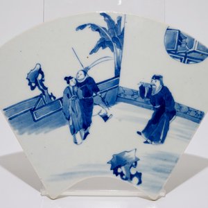 Een Chinese blauw-witte tulpenvaas en een waaiervormige plaquette, 19e eeuw — foto 2