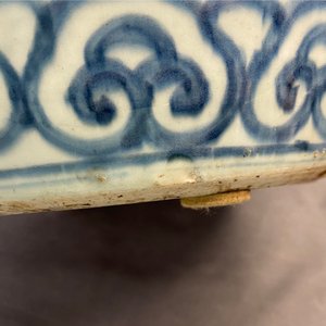 Een Chinese blauw-witte vaas met boten in een bergachtig landschap, Ming — foto 10