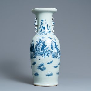 Een Chinese blauw-witte vaas met celadon fondkleur, 19e eeuw — foto 1
