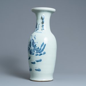 Een Chinese blauw-witte vaas met celadon fondkleur, 19e eeuw — foto 4