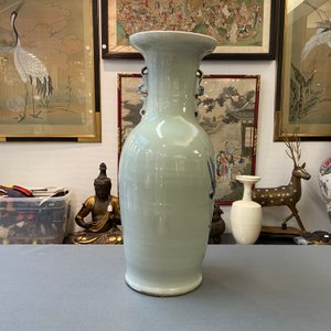 Een Chinese blauw-witte vaas met celadon fondkleur, 19e eeuw — foto 8