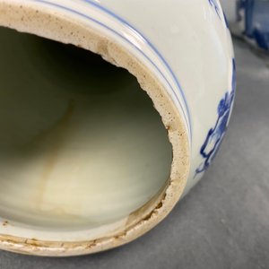 Een Chinese blauw-witte vaas met een landschap, Kangxi — foto 12