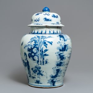 Een Chinese blauw-witte vaas met figuren in een landschap, Kangxi — foto 4