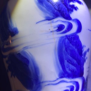 Een Chinese blauw-witte vaas met figuren in een landschap, Transitie periode — foto 8