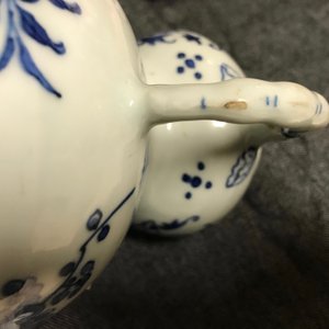 Een Chinese blauw-witte vaas met floraal decor, Transitie periode — foto 11