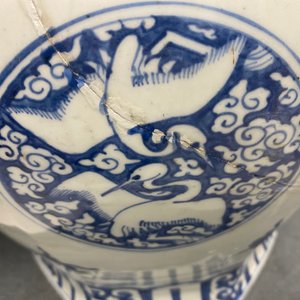 Een Chinese blauw-witte vaas met kraanvogels, Jiajing — foto 8