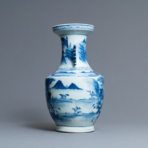 Een Chinese blauw-witte vaas met krijgers, 19e eeuw — foto 4