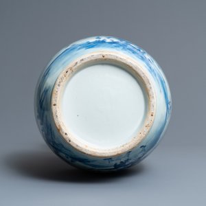Een Chinese blauw-witte vaas met krijgers, 19e eeuw — foto 5