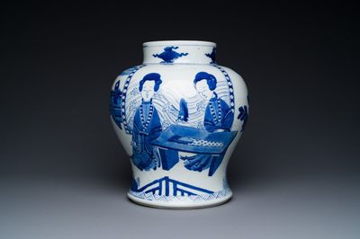 Een Chinese blauw-witte vaas met 'Lange Lijzen', Kangxi