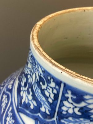 Een Chinese blauw-witte vaas met lotusslingers, Transitie periode — foto 6