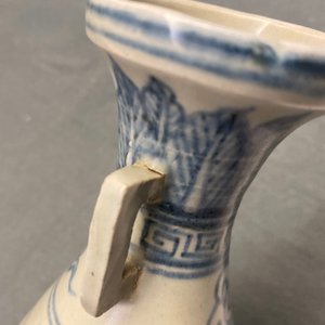 Een Chinese blauw-witte vaas met lotusslingers, Yuan — foto 8