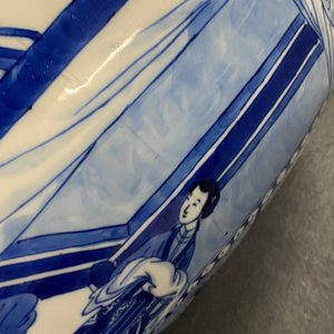 Een Chinese blauw-witte vaas met musicerende en dansende dames, Kangxi — foto 15
