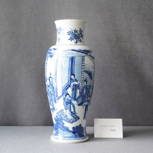 Een Chinese blauw-witte vaas met musicerende en dansende dames, Kangxi — foto 23