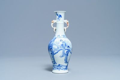 Een Chinese blauw-witte vaas met olifantenoren, Kangxi merk en periode