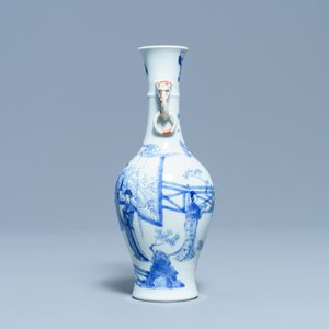 Een Chinese blauw-witte vaas met olifantenoren, Kangxi merk en periode — foto 4