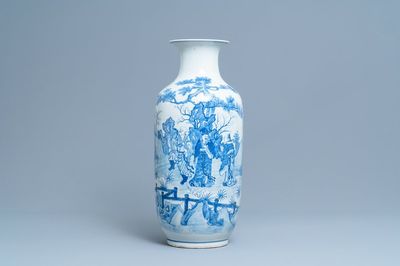 Een Chinese blauw-witte vaas met verhalend decor, Kangxi merk, 19e eeuw