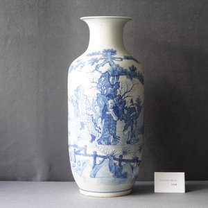 Een Chinese blauw-witte vaas met verhalend decor, Kangxi merk, 19e eeuw — foto 7