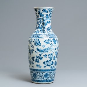 Een Chinese blauw-witte vaas met vogels en bloemen, 19e eeuw — foto 4