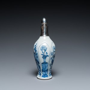 Een Chinese blauw-witte vaas met zilveren montuur, Kangxi — foto 3