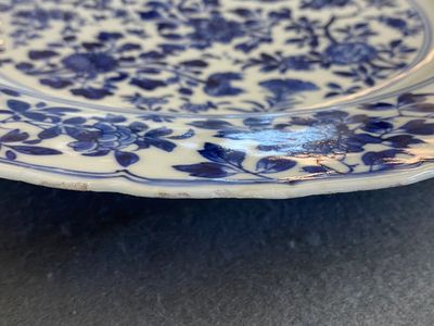 Een Chinese blauw-witte 'vier seizoenen' schotel, Kangxi merk en periode — foto 10
