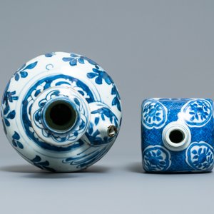 Een Chinese blauw-witte vierkante fles en een kendi, Ming — foto 6