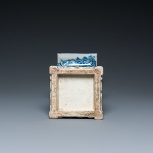 Een Chinese blauw-witte vierkante 'gu' vaas, 19e eeuw — foto 7
