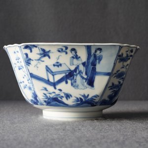 Een Chinese blauw-witte vierkante kom, Chenghua merk, Kangxi — foto 9