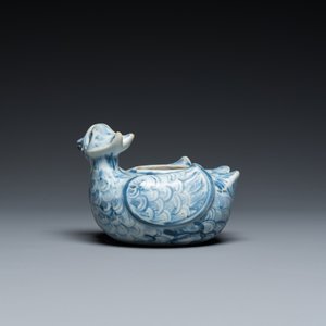 Een Chinese blauw-witte waterdruppelaar in de vorm van twee eenden, Ming — foto 2