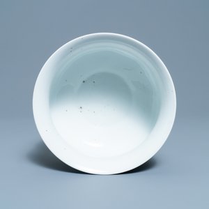 Een Chinese blauw-witte wierookbrander met antiquiteiten, 19e eeuw — foto 6