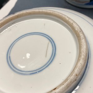 Een Chinese blauw-witte wierookbrander met antiquiteiten, 19e eeuw — foto 8