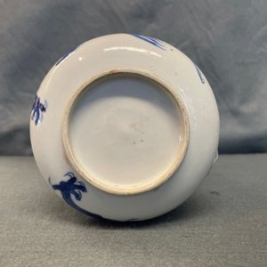 Een Chinese blauw-witte wierookbrander met een draak en een feniks, Kangxi — foto 24