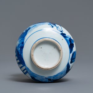 Een Chinese blauw-witte wierookbrander met figuren in een landschap, Kangxi — foto 6