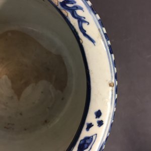 Een Chinese blauw-witte wierookbrander, Ming, Wanli — foto 11