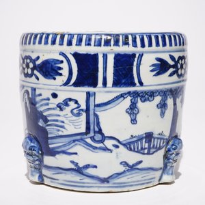 Een Chinese blauw-witte wierookbrander, Ming, Wanli — foto 6