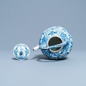 Een Chinese blauw-witte wijnkan met deksel, Wanli — foto 6