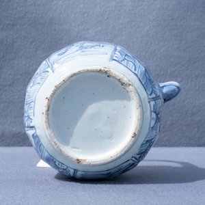 Een Chinese blauw-witte wijnkan met deksel, Wanli — foto 20
