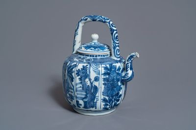 Een Chinese blauw-witte wijnkan met figuren, Wanli