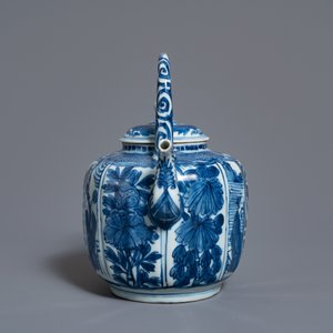 Een Chinese blauw-witte wijnkan met figuren, Wanli — foto 3