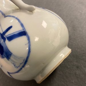 Een Chinese blauw-witte 'Xi Xiang Ji' dekselkan, Xuande merk, Kangxi — foto 22