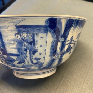 Een Chinese blauw-witte 'Xi Xiang Ji' kom, Kangxi merk en periode — foto 13