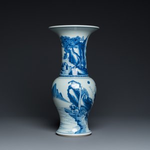Een Chinese blauw-witte 'yenyen' vaas met figuren in een landschap, 19/20e eeuw — foto 4