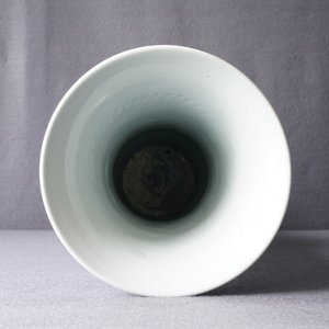 Een Chinese blauw-witte yenyen vaas met onsterfelijken, Kangxi — foto 18
