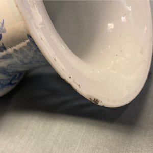 Een Chinese blauw-witte yenyen vaas met verhalend decor, 19e eeuw — foto 11