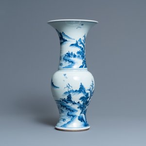 Een Chinese blauw-witte 'yenyen' vaas met vissers in een bergachtig landschap, Kangxi — foto 2