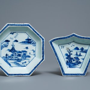 Een Chinese blauw-witte zoetvleesset of rijsttafel met landschapsdecor, 18/19e eeuw — foto 3