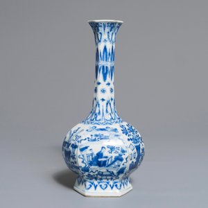 Een Chinese blauwwitte achthoekige flesvormige vaas, Kangxi — foto 3