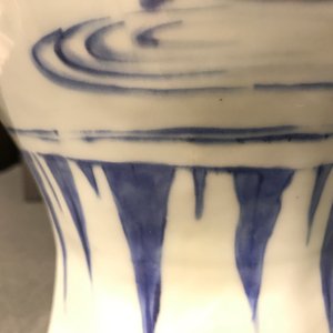 Een Chinese blauwwitte balustervaas met figuratief decor, Transitie periode — foto 22