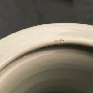 Een Chinese blauwwitte balustervaas met rivierlandschap met overglazuur accenten, Kangxi — foto 9