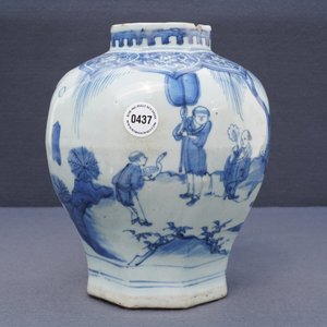 Een Chinese blauwwitte balustervaas, Transitie periode — foto 7