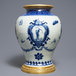 Een Chinese blauwwitte 'De Boogschutter' fontein naar Cornelis Pronk, Qianlong, ca. 1740 — foto 3
